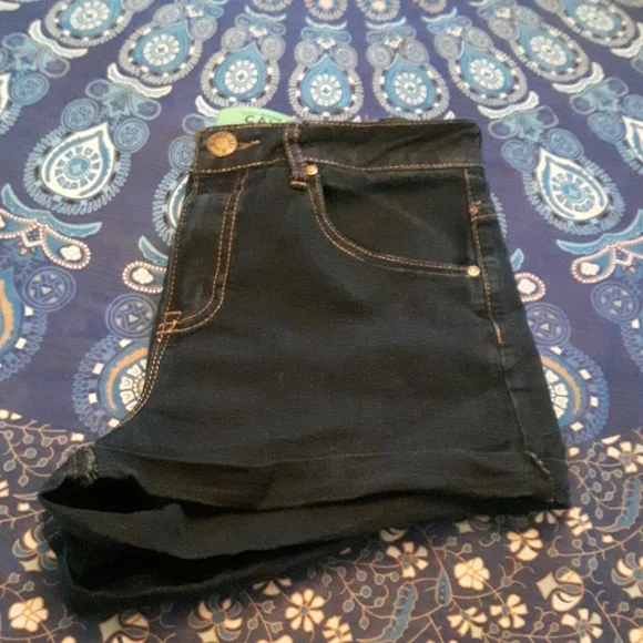 Size 5 Ultra high rise dark wash shorts - Picture 8 of 8